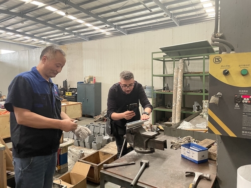 Dernières nouvelles de l'entreprise Le client saoudien a visité l'usine Xinwei