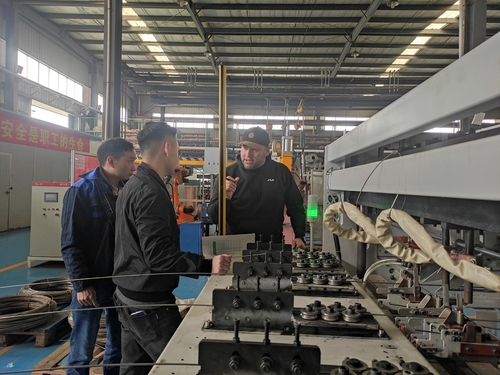Dernières nouvelles de l'entreprise Le client américain a visité l'usine Xinwei