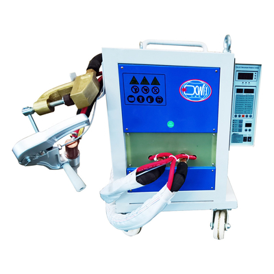 Un bon prix. Machine latérale simple de soudage par points d'acier inoxydable de main automatique des véhicules à moteur de corps petite en ligne