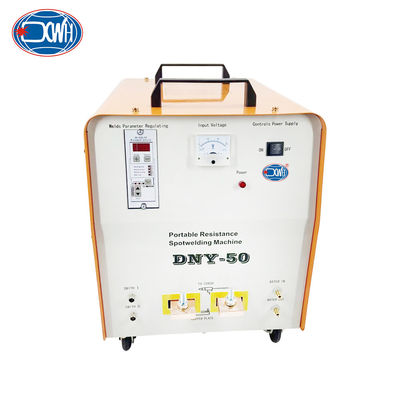 Un bon prix. Soudeuse tenue dans la main mobile de tache de Mini Portable Spot Welding Machine en ligne