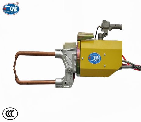 Un bon prix. Machine portative de soudage par points 15KVA, soudeuse refroidie à l'eau de la tache 220volt en ligne