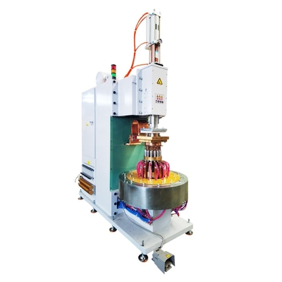 Un bon prix. Machine de soudure robotique de Multi Head Spot de soudeuse d'inverseur de point semi automatique de commande numérique par ordinateur en ligne