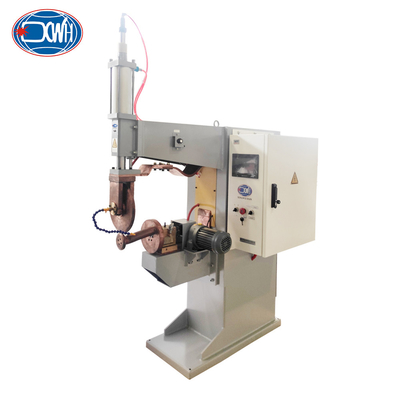 Un bon prix. Le type horizontal soudeuse Welding Machine For de couture de roulement de résistance de réservoir d'eau met en boîte en ligne