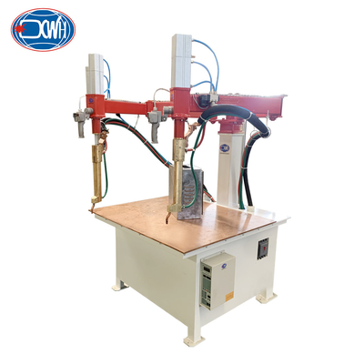 Un bon prix. Plateforme à bras pivotant, soudeur, soudeur automatique, machine de soudage à bras pour le métal en ligne