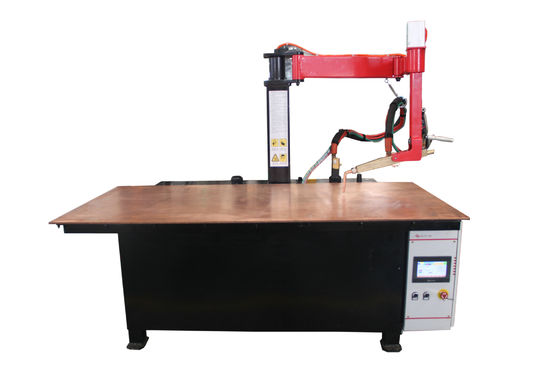 Un bon prix. Impulsion tenue dans la main à C.A. du bras 130KVA de MF de Tableau de machine détraquée de soudage par points en ligne