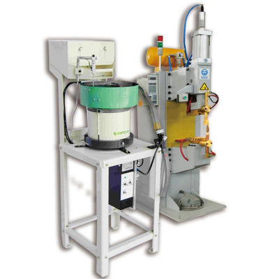 Un bon prix. Soudeuse de tache de projection de PLC 250VA 60pcs/Min Nut Feeder Machine For en ligne