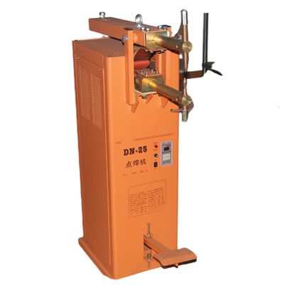 Un bon prix. Machine manuelle de soudage par points 16KVA, soudeuse à commande au pied de tache de la CE en ligne
