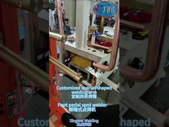 Soudage d'acier au carbone avec soudeur à pédales